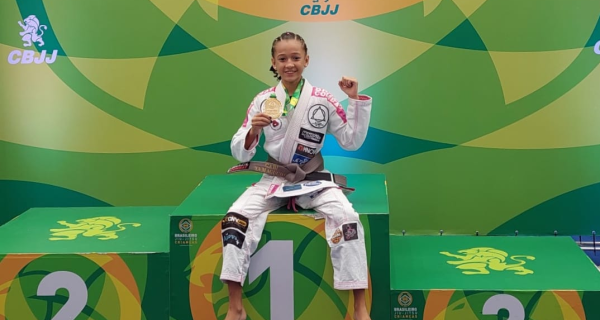 Gabi Yamaguchi, de Cabo Frio, é campeã brasileira infantil de jiu-jítsu 