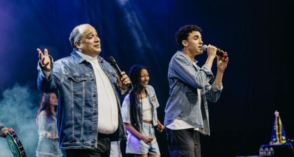 Cabo Frio recebe show gratuito 'Natal com Dó Ré Mi e Padre Omar' como atração do Natal Sesc RJ 2023