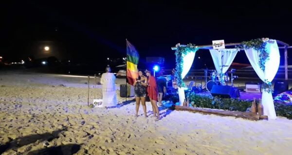 Luau dos Iguais agita véspera de feriado do Dia do Trabalhador, em Cabo Frio