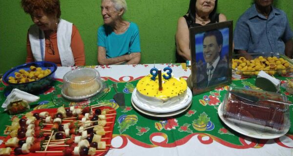 Moradora de São Pedro fazia festa para comemorar aniversário de Silvio Santos todos os anos