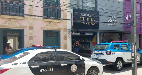 Bandidos invadem Palácio da Águias para roubar Casa do Ouro, em Cabo Frio