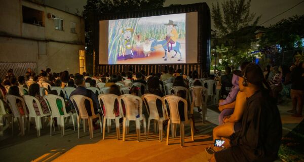 Fim de semana terá cinema de graça em Búzios