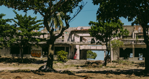 Prefeito de Cabo Frio diz que Hotel Acapulco será demolido antes do carnaval