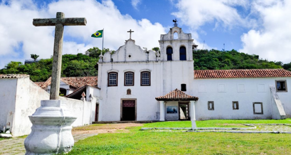 Mart celebra diversidade cultural com oficinas, debates, música e festival de mestres populares