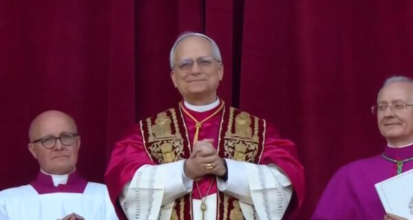 Cardeal norte-americano é eleito o 267&ordm; papa da história da igreja católica