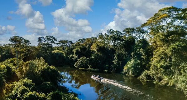 Da cidade ao litoral: como viajar pela Região dos Lagos sem complicação
