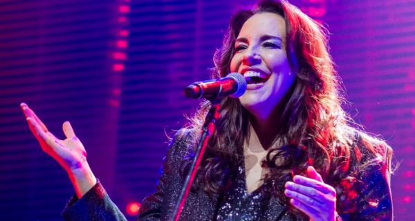 Prefeitura de Cabo Frio anuncia show de Ana Carolina e cancela Parada LGBT do Grupo Iguais
