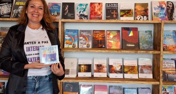 Livro que incentiva valores ganha espaço em escolas e feiras literárias da Região dos Lagos
