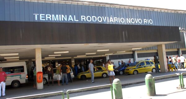 Megaoperação no Rio paralisa viagens de ônibus e afeta a Região dos Lagos