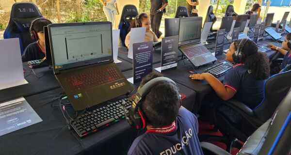 Estudantes da rede pública de Arraial do Cabo participam da final de competição de jogos educativos