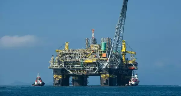 Segurança em risco: vazamento de gás paralisa plataforma da Petrobras na Bacia de Campos