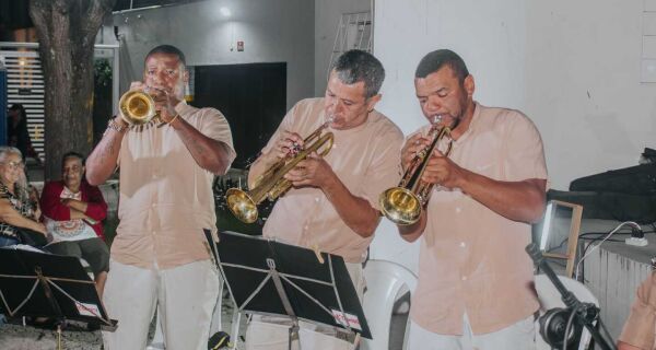 Lira Independente de Cabo Frio se apresenta na última edição do ano da Feira Quilombola