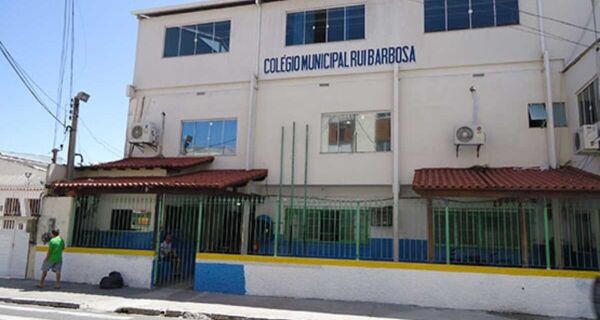 Em Cabo Frio, Rui Barbosa anuncia novas vagas para o 1&ordm; ano do Ensino Médio