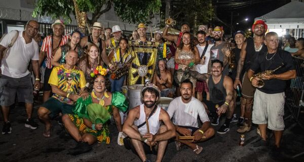 Bloco Parókia encerra temporada de ensaios com Discarókia nesta sexta-feira (13)