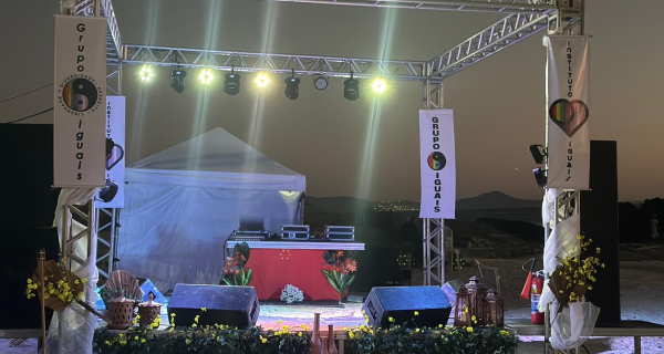 Luau dos Iguais movimenta Cabo Frio nesta quinta (30) com pôr do sol no Canto do Forte

