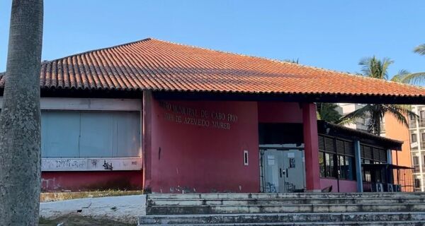 Teatro Municipal de Cabo Frio sob o signo da incerteza; prefeitura mantém o silêncio