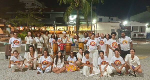 Coletivo GRIOT, de Cabo Frio, encerra projeto "N'GOMA IAIÁ!" com grande cortejo no Canto do Forte