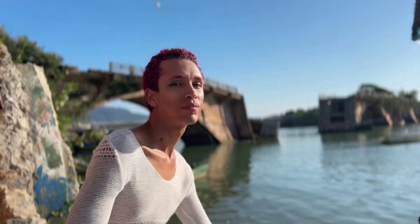 Luizie lança videoclipe que exalta as paisagens de Tamoios e Barra de São João