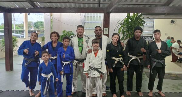 Atletas de projeto social de Arraial de Cabo brilham em Torneio Internacional de Jiu Jitsu