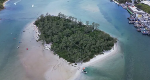 Prefeitura de Cabo Frio realiza mutirão de limpeza na Ilha do Japonês neste sábado (22)