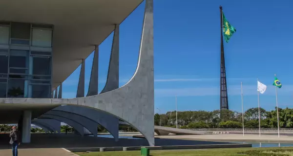 Frente de prefeitos apresenta carta com propostas aos presidenciáveis