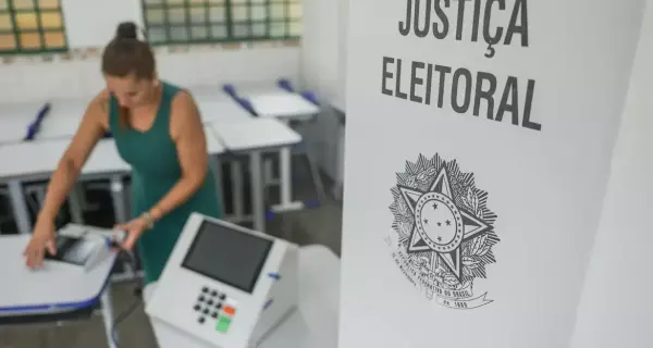 TSE informa que 900 urnas foram substituídas até o meio-dia