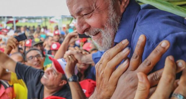 Em virada histórica, Lula é reeleito Presidente da República