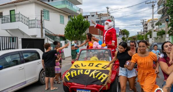 Bloco Parókia realiza feijoada solidária para garantir Natal de crianças em Cabo Frio