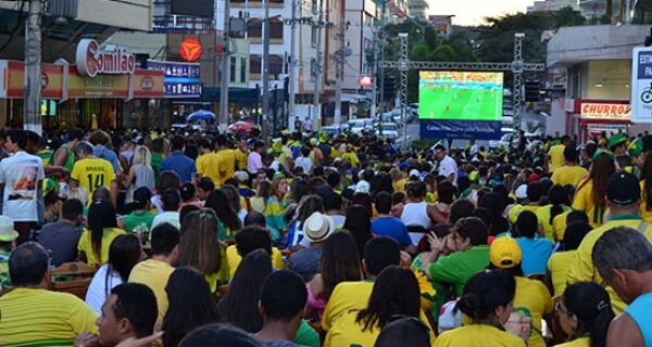 Prefeitura de Cabo Frio amplia para quatro o número de telões para exibição da semifinal entre Brasil e Alemanha