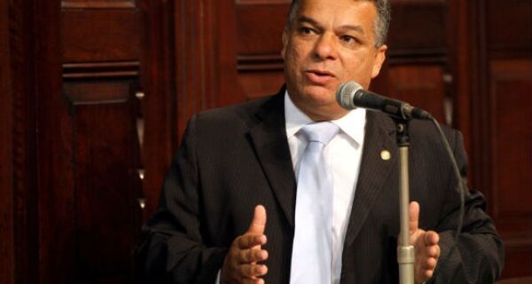 Deputado Janio Mendes é multado em R$ 10 mil pelo Tribunal Regional Eleitoral do Rio de Janeiro