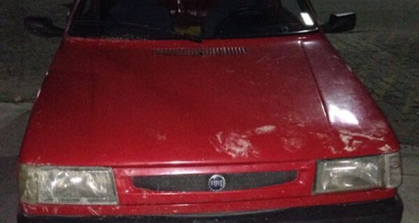  Carro roubado em Rio das Ostras é encontrado em posto de combustível no Porto do Carro 