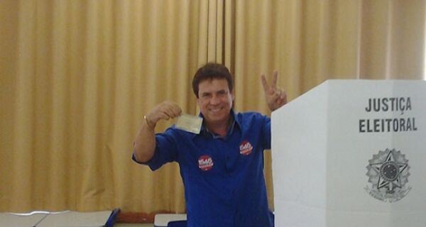 Marquinho Mendes vota no Miguel Couto e diz estar preparado para assumir vaga no Congresso