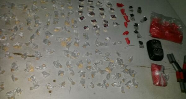 Polícia apreende drogas e munição em Unamar