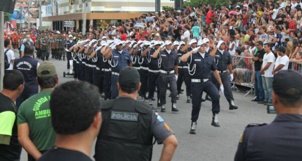 Desfile Cívico de Arraial é cancelado por causa da chuva