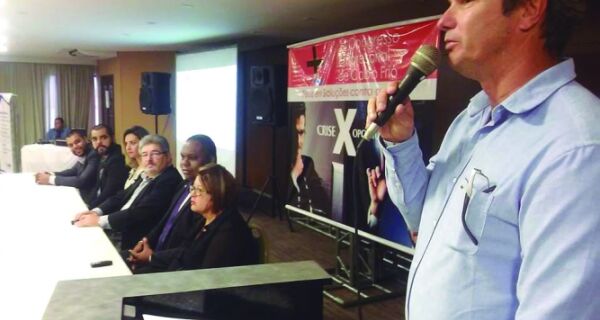 Acia faz reunião para sair da crise