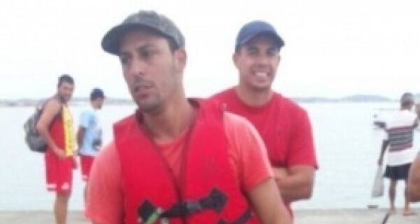 Capitania e Bombeiros resgatam dois homens que estavam desaparecidos no mar