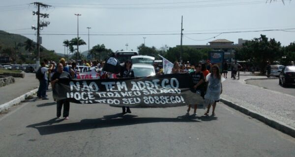 Servidores da Educação e Saúde de Cabo Frio fazem manifestação