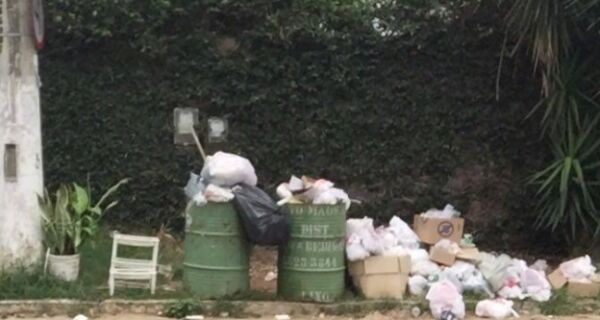 Moradores reclamam de lixo nas ruas