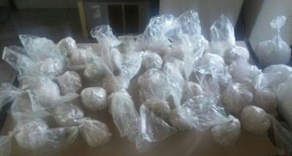 Polícia apreende 900 cápsulas de cocaína