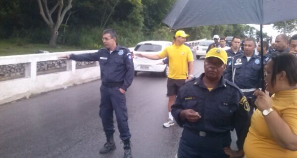 Repetindo a dose: Guarda protesta na Ponte Feliciano Sodré