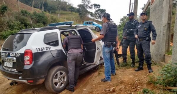Polícia faz operação conjunta contra o tráfico de drogas no Jacaré