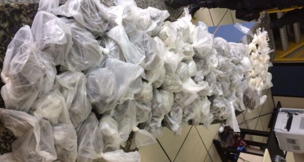 Polícia apreende mais de 1.500 papelotes de cocaína no Morubá