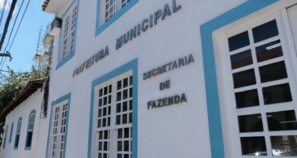 Governo diz que pretende pagar funcionalismo municipal até o dia 17