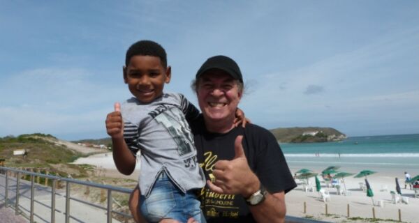 Alvinho Santos é Cabo Frio nos acordes de Alcione