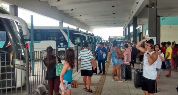 Rodoviária de Cabo Frio tem grande movimento neste sábado (30)