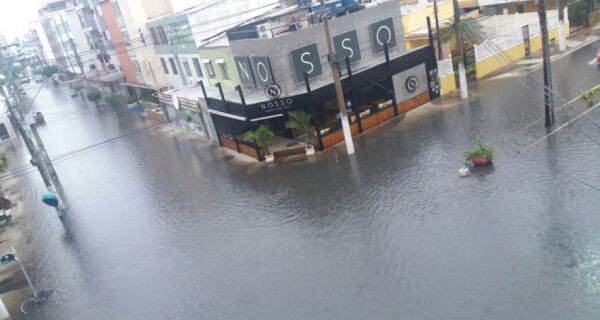 Chuva castiga durante a madrugada e Cabo Frio amanhece com diversos pontos de alagamento