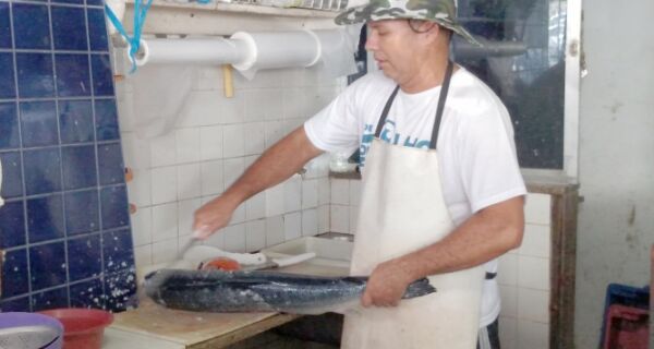 No Mercado do Peixe de Cabo Frio, preço dos pescados sofre alta devido à falta do produto