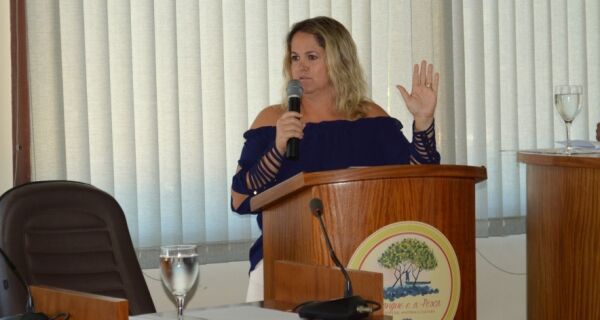 Fora do PRB, Gladys deve migrar para o Pros