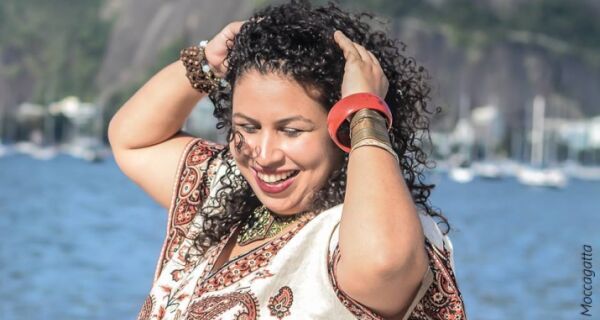 Thais Villela canta clássicos do samba no Centro Cultural Lagos neste sábado (8)