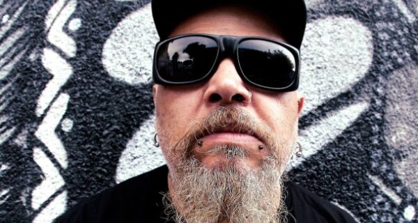 João Gordo, que tocará com os Ratos de Porão em Cabo Frio, fala sobre música e política em entrevista